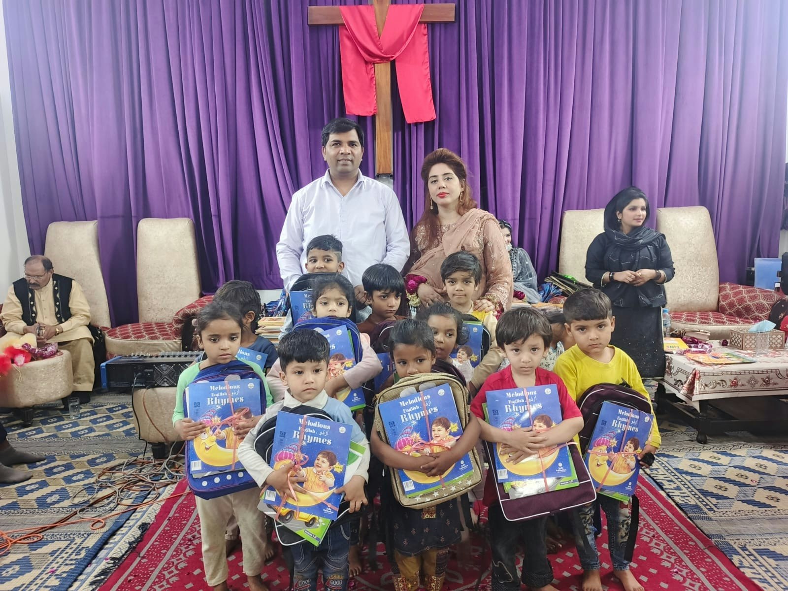 Pakistan Zdjęcie Na Slajder Twarze Dzieciaczków Z Książkami